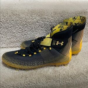Under Armour Black Gold Athletic Cleats Football Shoes Flexwrap